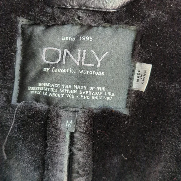 Motorcycle jacket - Picture 2 of 6